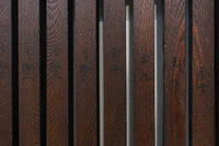 幅918ミリ　桐模様金具で雅な面持ち溢れる平格子蔵戸　G2554