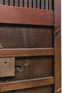 幅918ミリ　桐模様金具で雅な面持ち溢れる平格子蔵戸　G2554