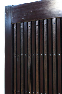 幅1148ミリ　帯鉄格子と巾着金具で貫録のある縦格子富山蔵戸　G2555