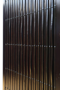 幅1148ミリ　帯鉄格子と巾着金具で貫録のある縦格子富山蔵戸　G2555