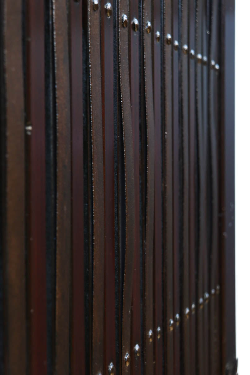 幅1148ミリ　帯鉄格子と巾着金具で貫録のある縦格子富山蔵戸　G2555