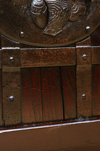 幅1148ミリ　帯鉄格子と巾着金具で貫録のある縦格子富山蔵戸　G2555