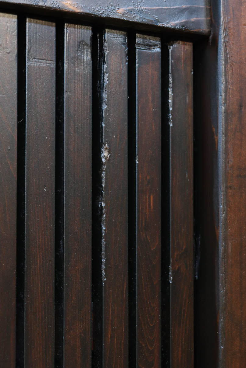 幅1148ミリ　帯鉄格子と巾着金具で貫録のある縦格子富山蔵戸　G2555