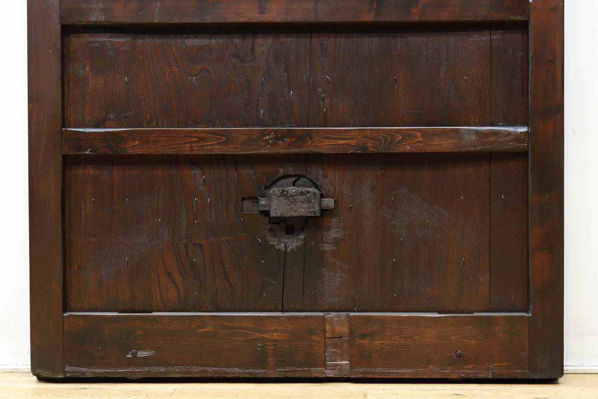 幅1148ミリ　帯鉄格子と巾着金具で貫録のある縦格子富山蔵戸　G2555