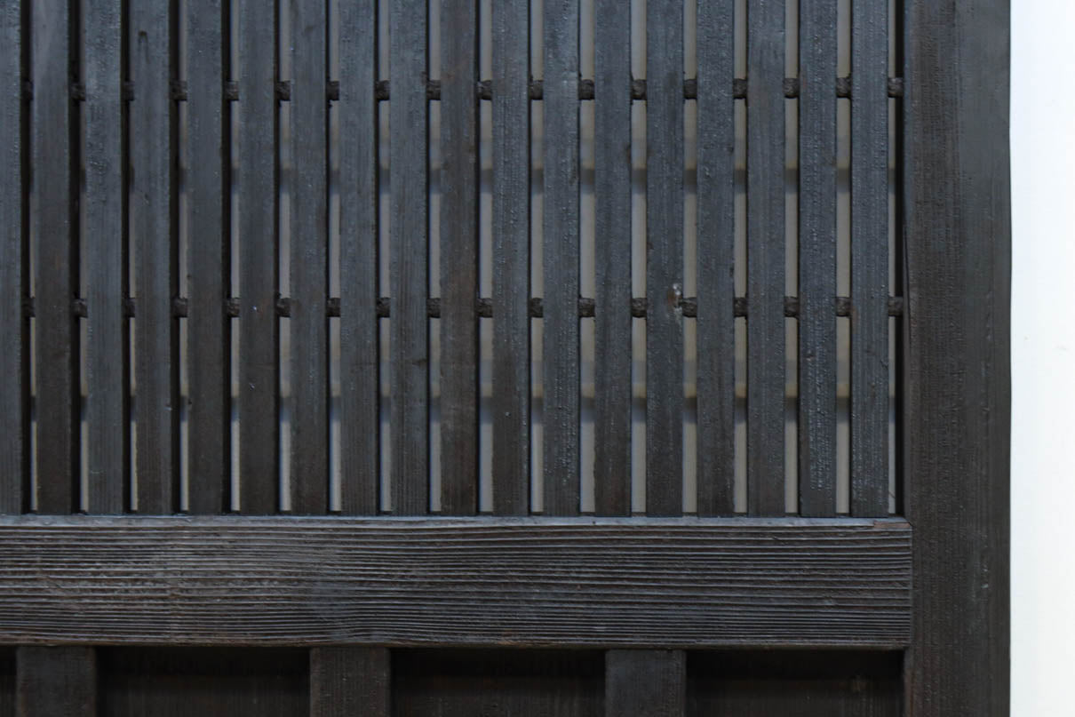 幅1253ミリ　升格子作りの腰板で時代の趣き溢れる蔵戸　G2556