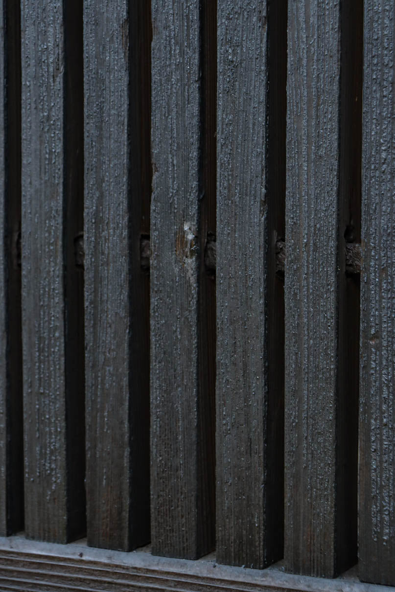 幅1253ミリ　升格子作りの腰板で時代の趣き溢れる蔵戸　G2556