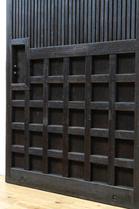 幅1253ミリ　升格子作りの腰板で時代の趣き溢れる蔵戸　G2556