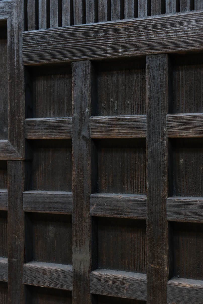 幅1253ミリ　升格子作りの腰板で時代の趣き溢れる蔵戸　G2556