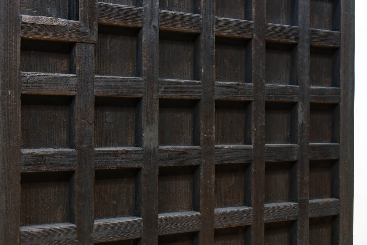 幅1253ミリ　升格子作りの腰板で時代の趣き溢れる蔵戸　G2556