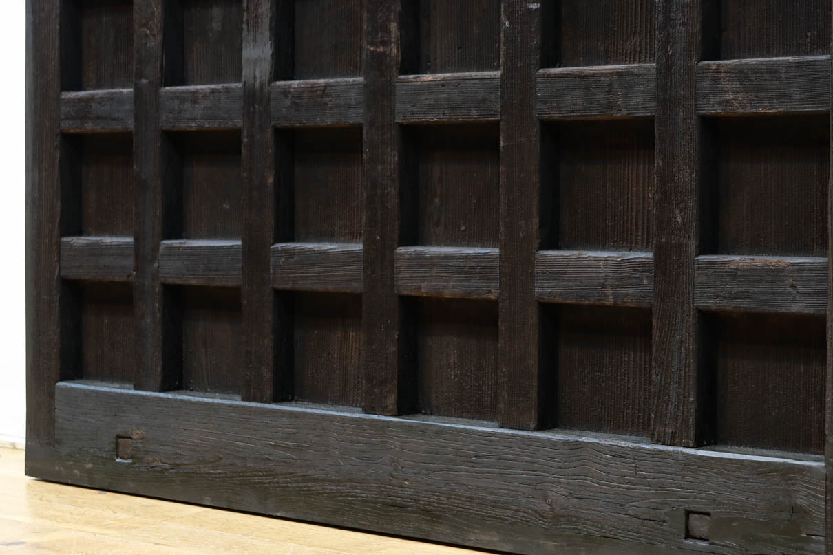 幅1253ミリ　升格子作りの腰板で時代の趣き溢れる蔵戸　G2556