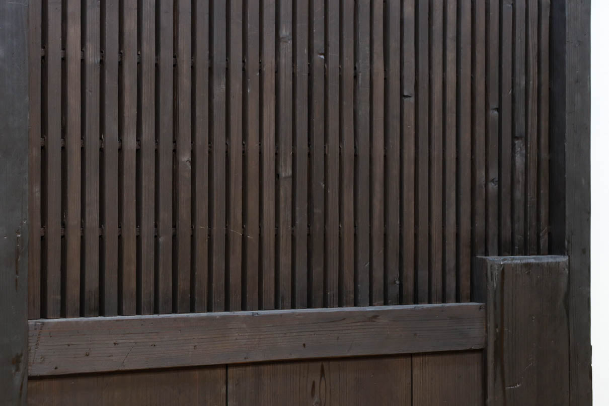 幅1253ミリ　升格子作りの腰板で時代の趣き溢れる蔵戸　G2556