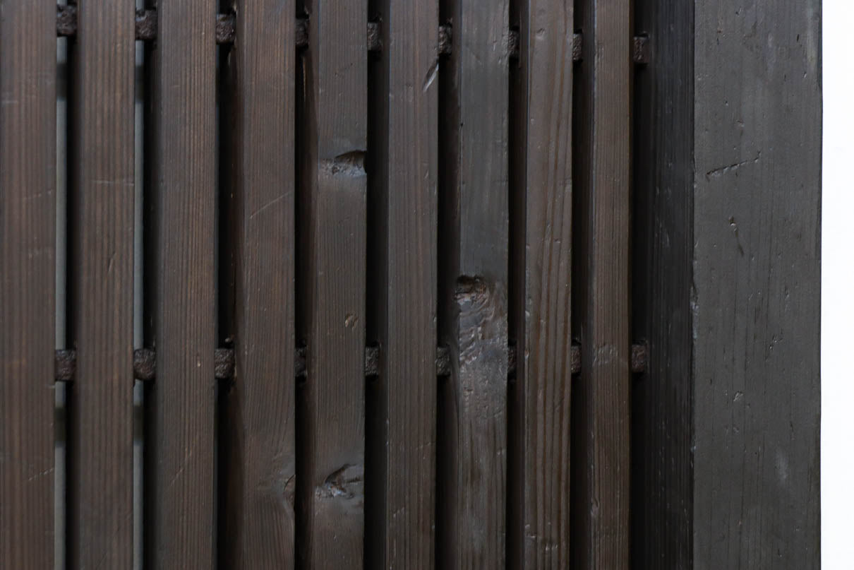 幅1253ミリ　升格子作りの腰板で時代の趣き溢れる蔵戸　G2556