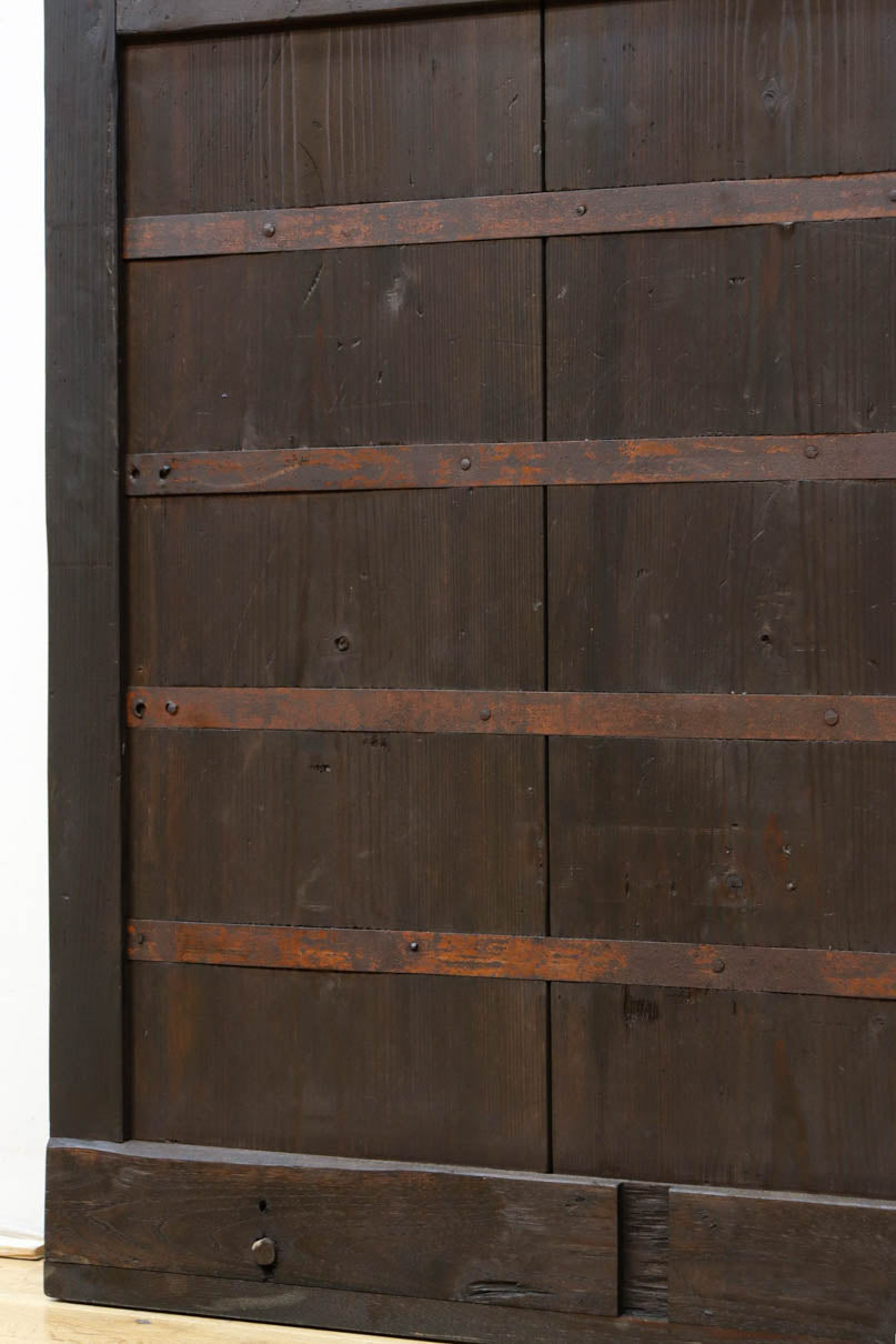 幅1253ミリ　升格子作りの腰板で時代の趣き溢れる蔵戸　G2556