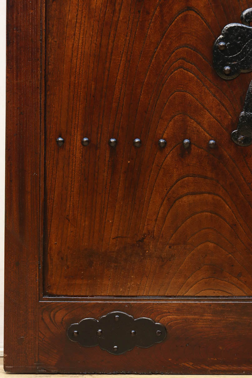 幅1040ミリ　巾着金具の凛とした風格ある富山蔵戸　G2557