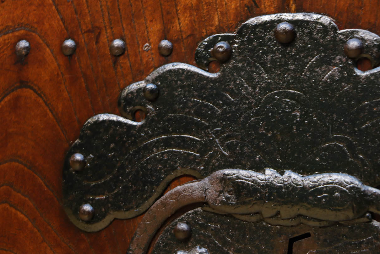 幅1040ミリ　巾着金具の凛とした風格ある富山蔵戸　G2557