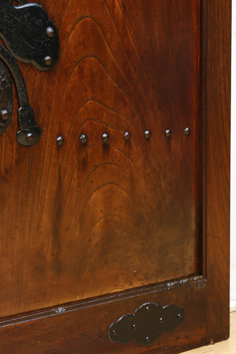 幅1040ミリ　巾着金具の凛とした風格ある富山蔵戸　G2557