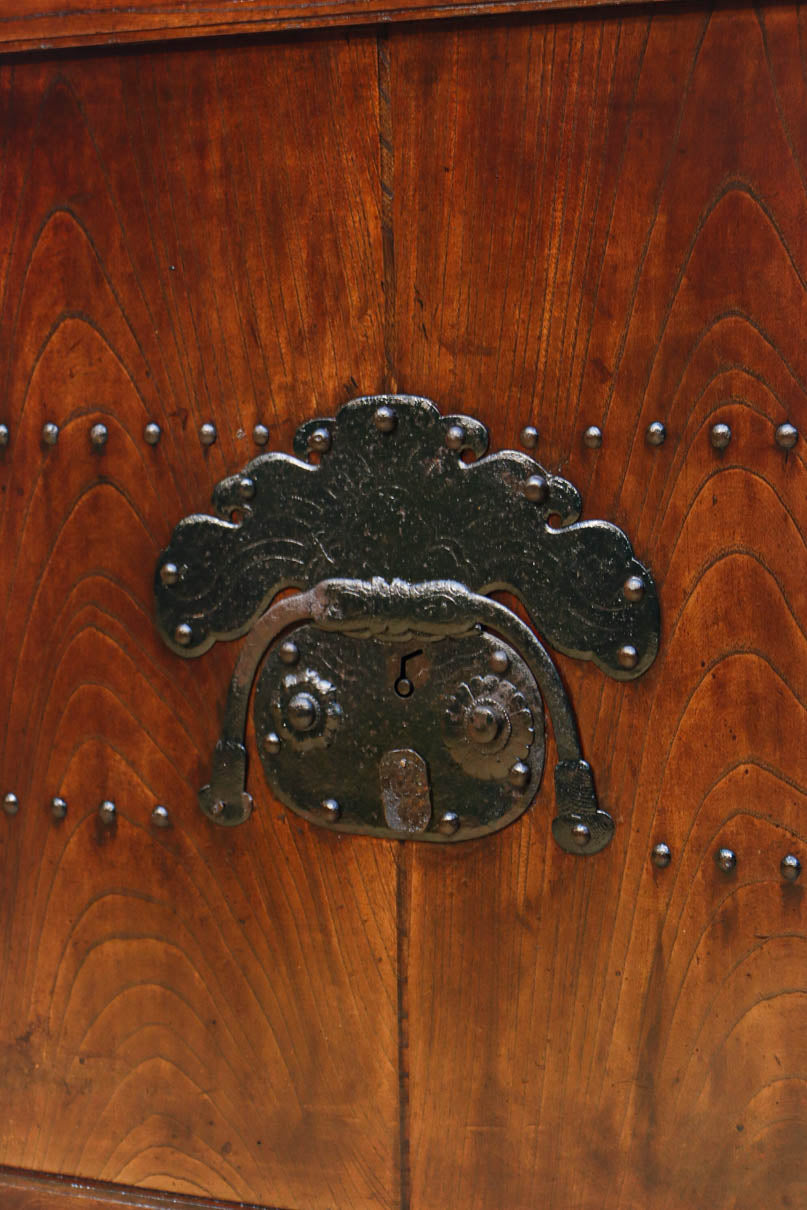 幅1040ミリ　巾着金具の凛とした風格ある富山蔵戸　G2557