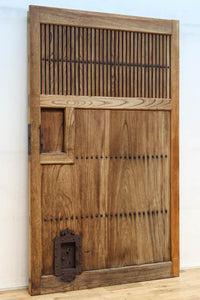 幅1118ミリ　裏表で雰囲気の変わる重厚な総欅蔵戸　G2558