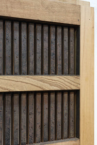 幅1118ミリ　裏表で雰囲気の変わる重厚な総欅蔵戸　G2558