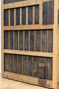 幅1118ミリ　裏表で雰囲気の変わる重厚な総欅蔵戸　G2558