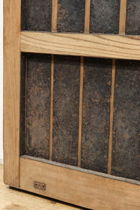 幅1118ミリ　裏表で雰囲気の変わる重厚な総欅蔵戸　G2558