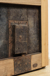 幅1118ミリ　裏表で雰囲気の変わる重厚な総欅蔵戸　G2558