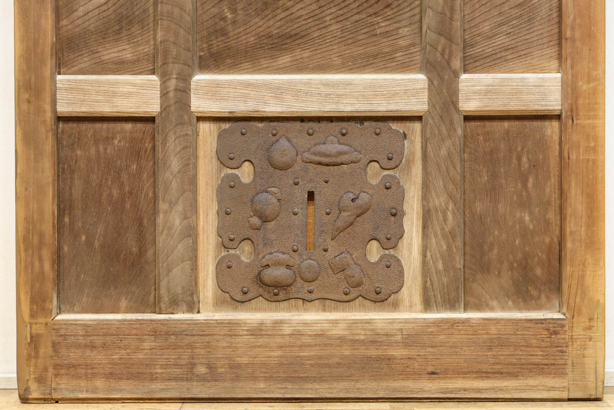 幅872ミリ　スリムサイズ！！ 素朴な中にも凛とした面持ちある格子蔵戸　G2570