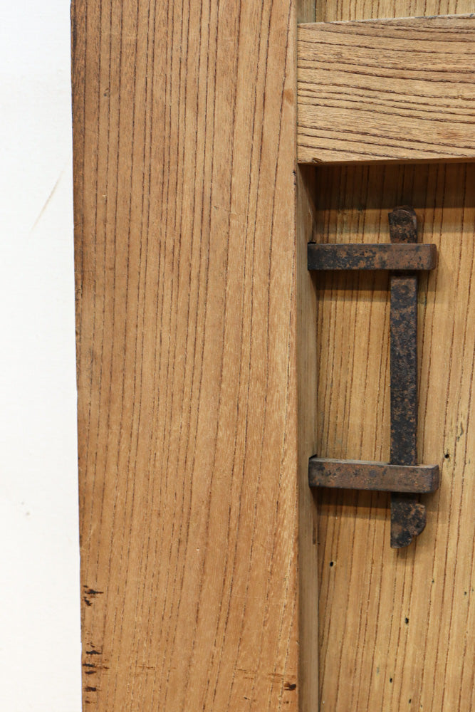幅1212ミリ　美麗な杢目の欅一枚板でどっしりと安定感ある越後蔵戸　G2586
