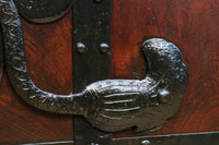 幅1205ミリ　渋みを重ねた巾着金具と美しい帯鉄格子を纏った格調高い蔵戸　G2599　在庫1枚