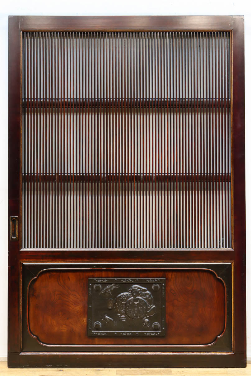 Latticed storehouse door G2606