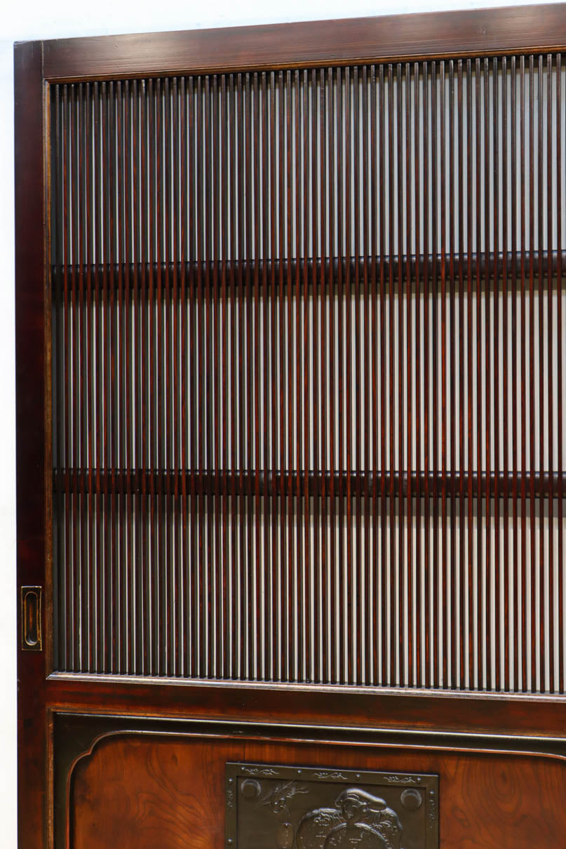 Latticed storehouse door G2606