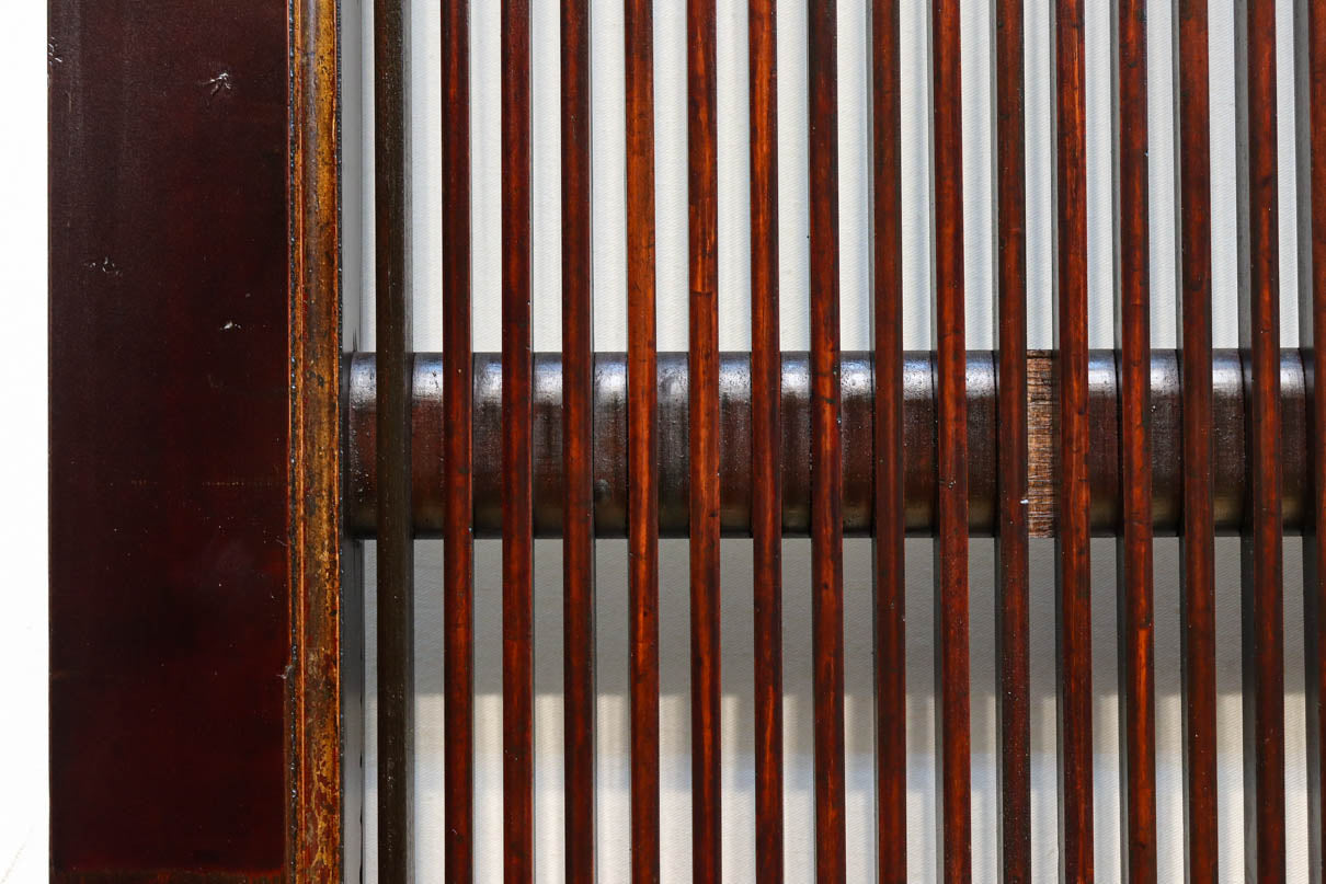 Latticed storehouse door G2606