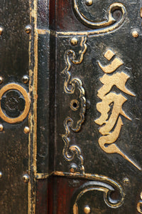 幅1360ミリ!! 艶みを増した色彩に優美な杢目が浮かぶ貫禄溢れる庄内蔵戸　G2631