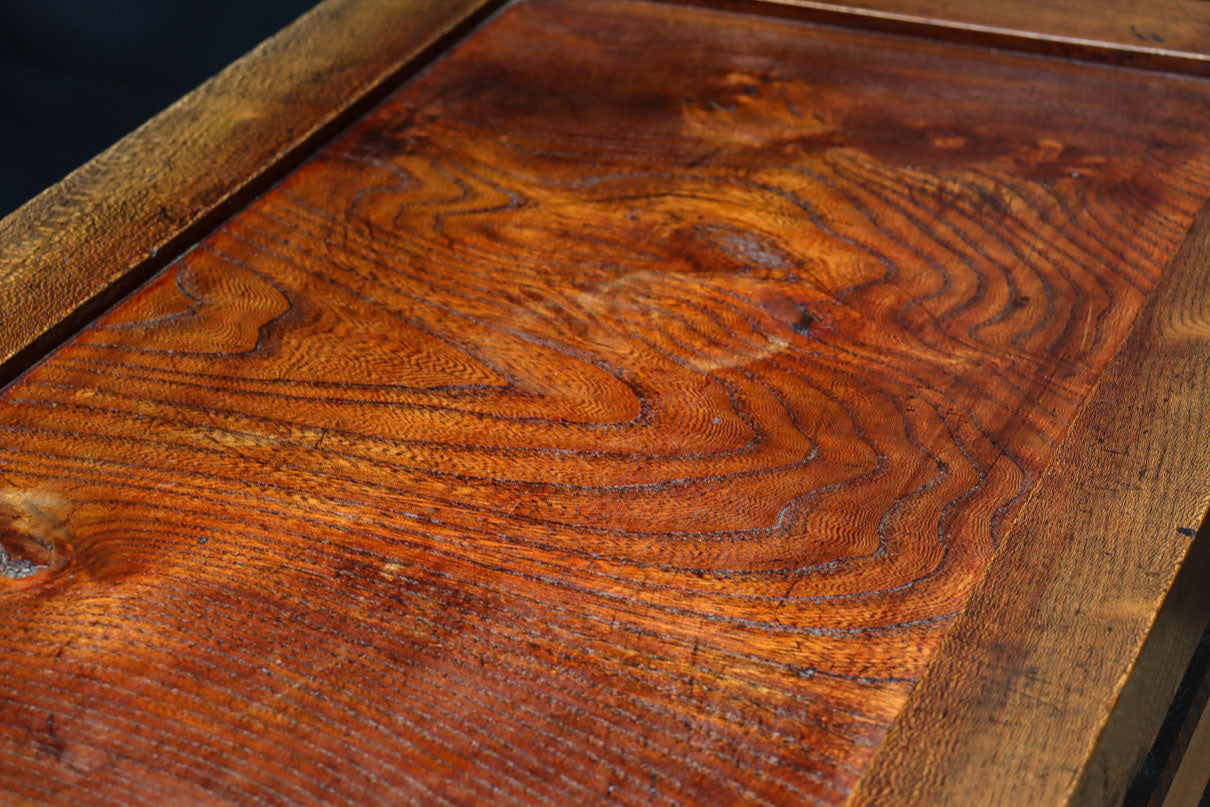 欅杢目が美しい堅牢な造りの風格溢れる越後帳場箪笥　BB3266