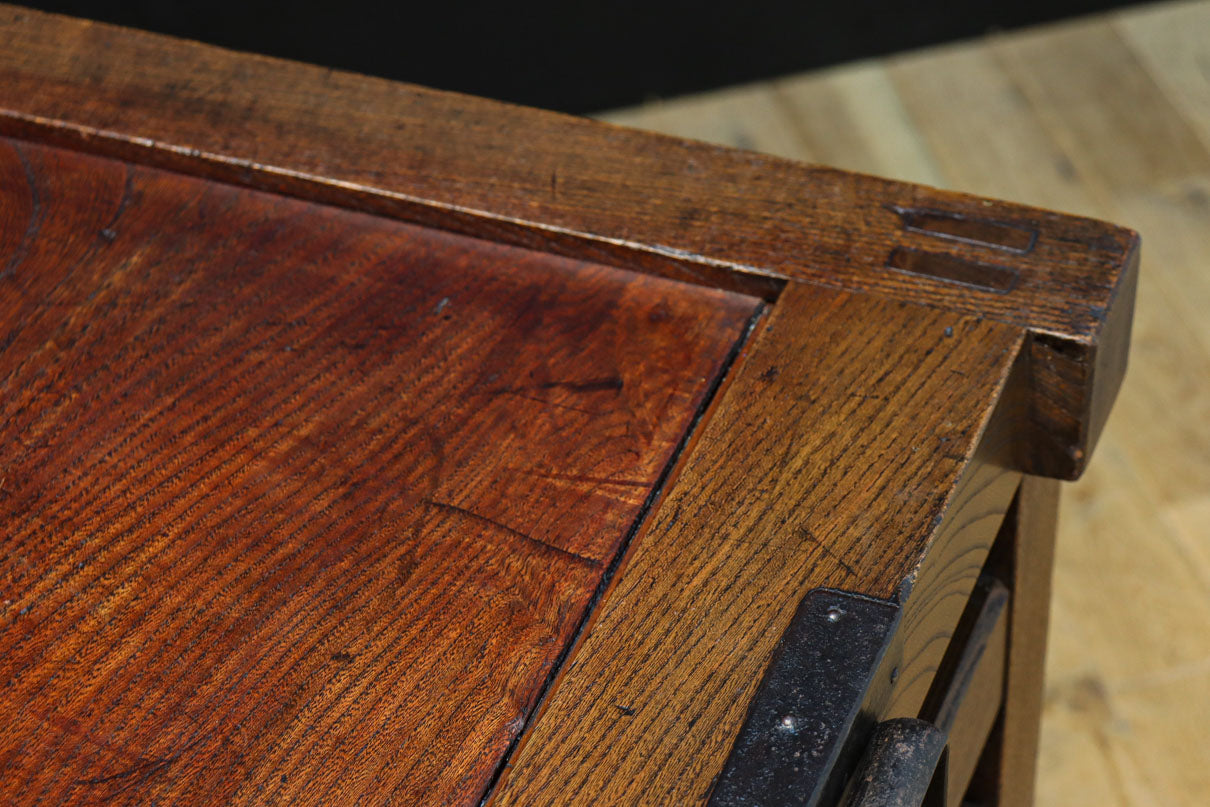 欅杢目が美しい堅牢な造りの風格溢れる越後帳場箪笥　BB3266