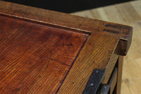 欅杢目が美しい堅牢な造りの風格溢れる越後帳場箪笥　BB3266