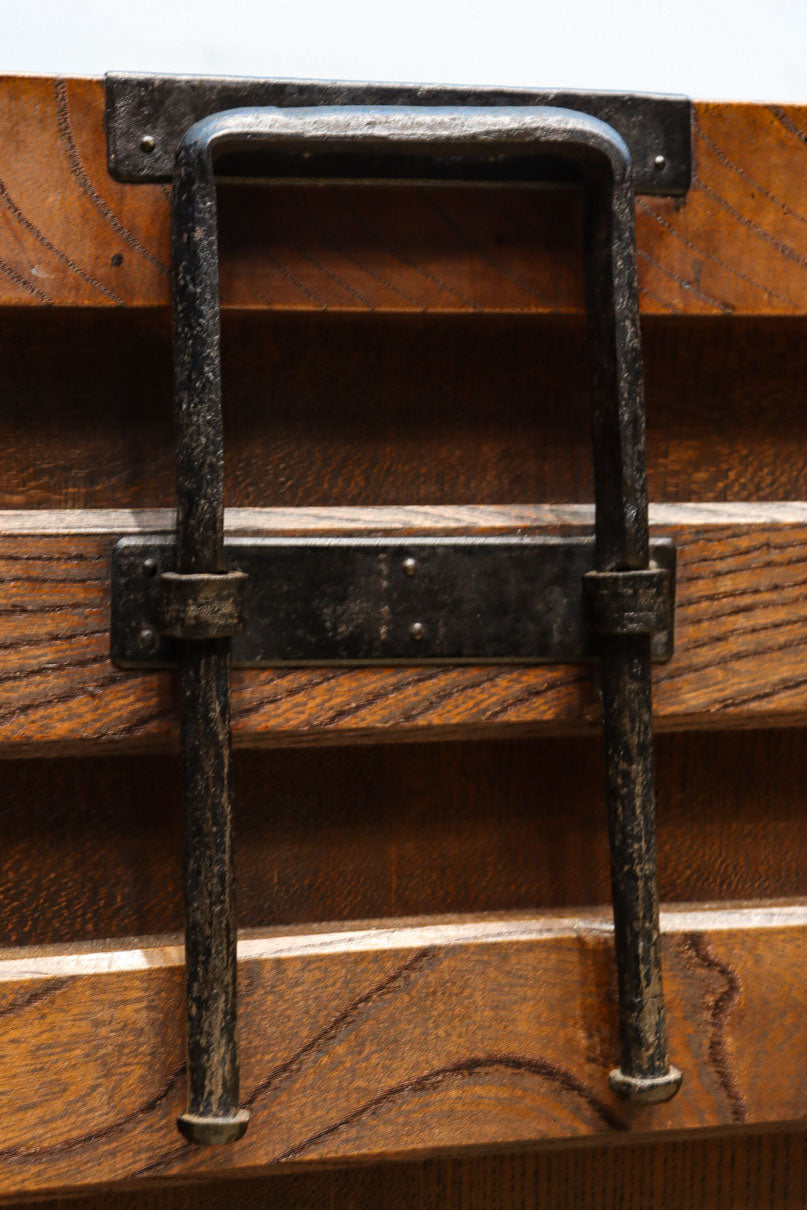 欅杢目が美しい堅牢な造りの風格溢れる越後帳場箪笥　BB3266