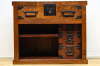 欅杢目が美しい堅牢な造りの風格溢れる越後帳場箪笥　BB3266