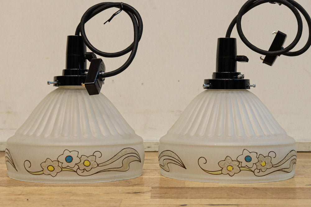 レトロで温かみのある花柄の電笠　DF1051　在庫2灯