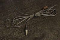 渋みある黄金色が時代感を漂わすデスクライト　DC8194