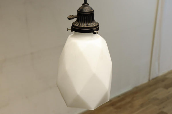 多面体のデザインがお洒落な電笠　DC8626