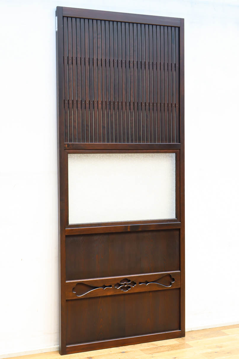 幅720ミリ　平格子で時代の趣きある変わりデザイン格子戸　F8582　在庫4枚