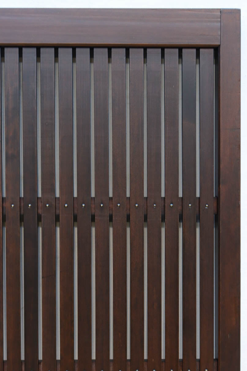 幅720ミリ　平格子で時代の趣きある変わりデザイン格子戸　F8582　在庫4枚