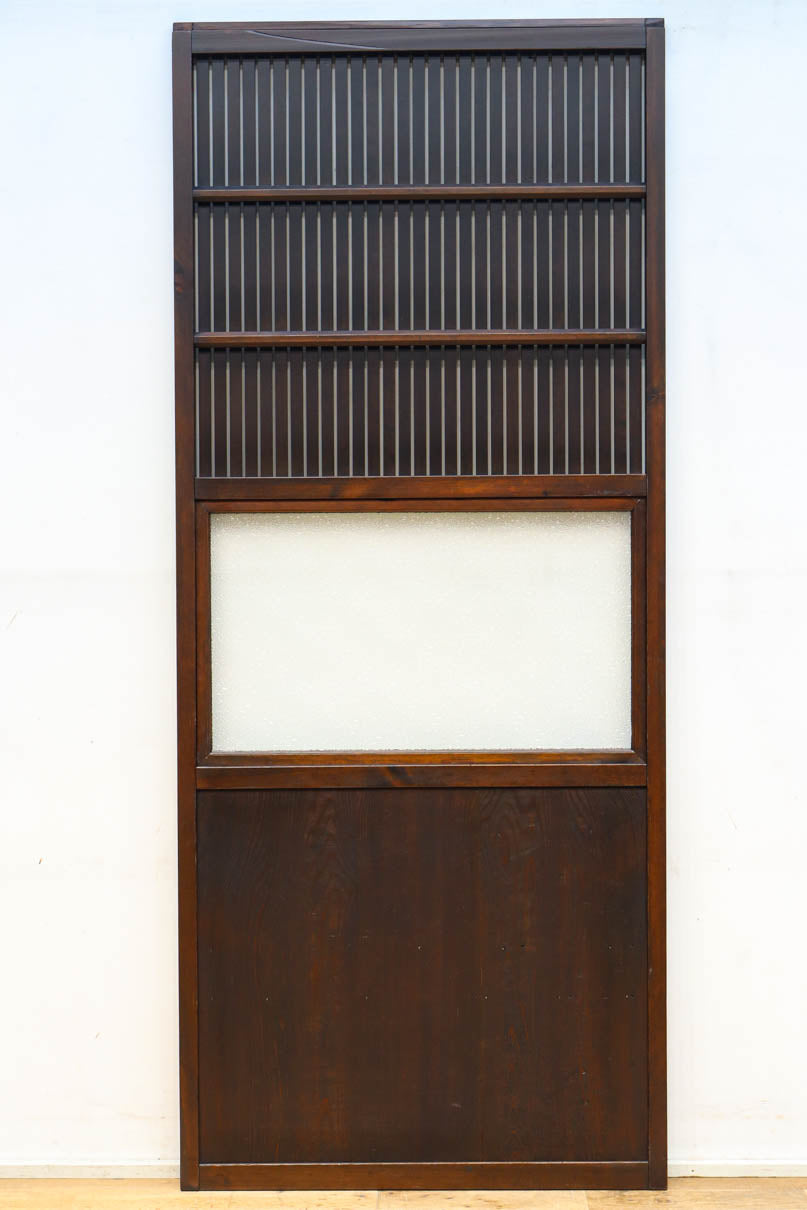 幅720ミリ　平格子で時代の趣きある変わりデザイン格子戸　F8582　在庫4枚