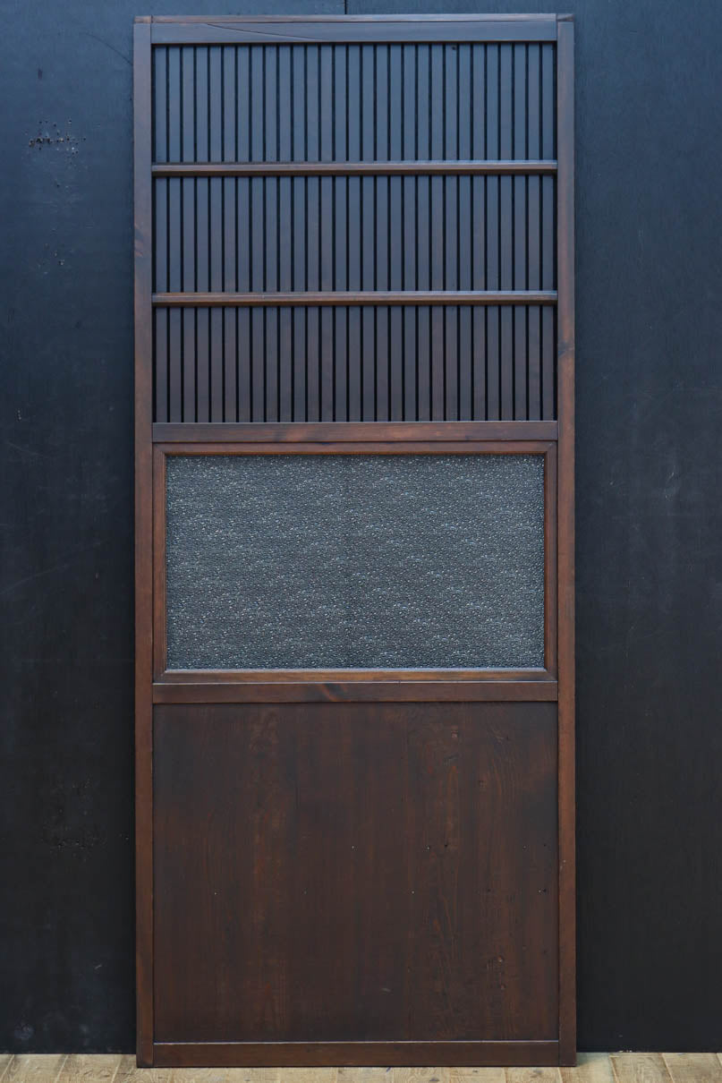 幅720ミリ　平格子で時代の趣きある変わりデザイン格子戸　F8582　在庫4枚