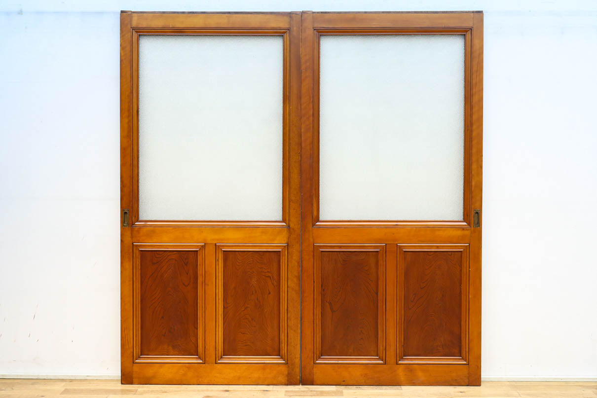 幅878ミリ　大判ガラスで明るく重厚な佇まいのガラス戸　F8587　在庫2枚