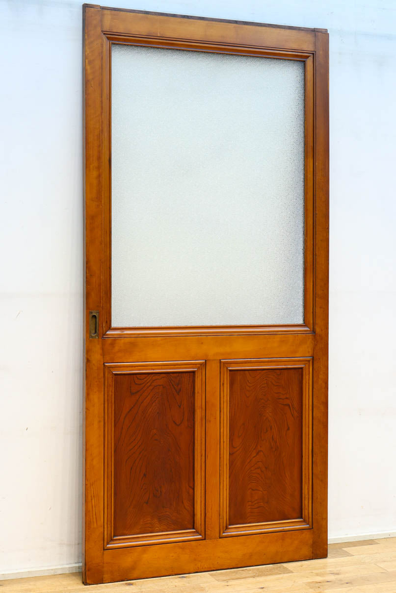 幅878ミリ　大判ガラスで明るく重厚な佇まいのガラス戸　F8587　在庫2枚