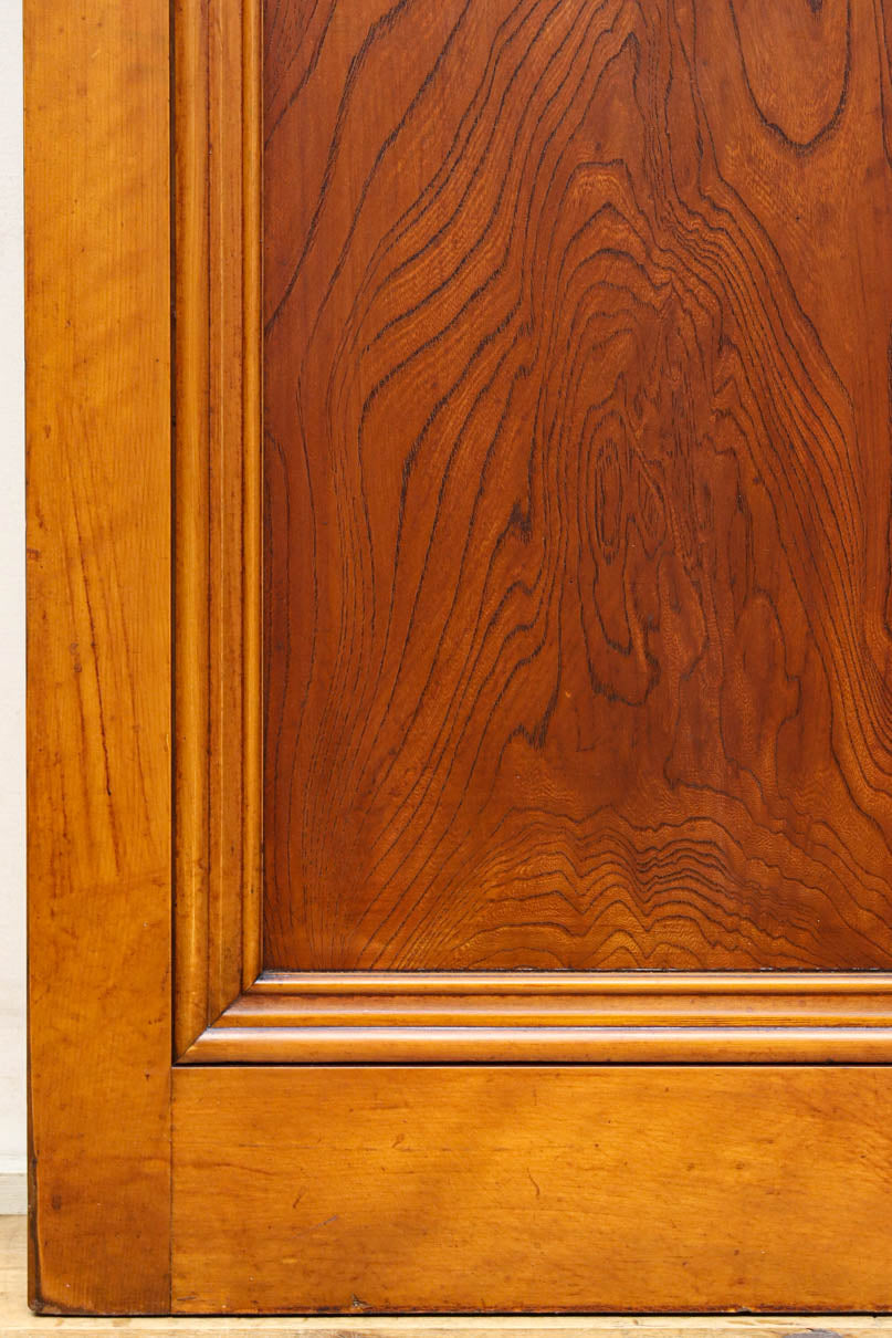 幅878ミリ　大判ガラスで明るく重厚な佇まいのガラス戸　F8587　在庫2枚