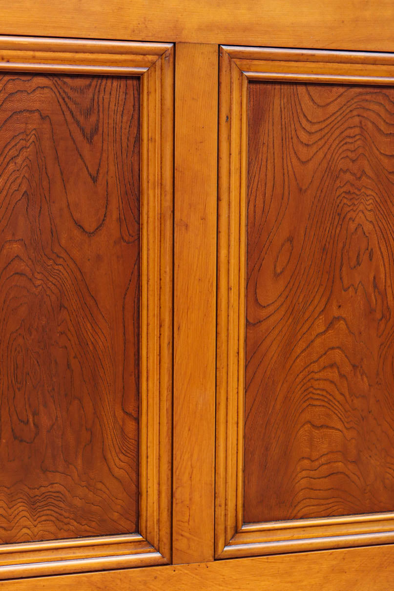 幅878ミリ　大判ガラスで明るく重厚な佇まいのガラス戸　F8587　在庫2枚