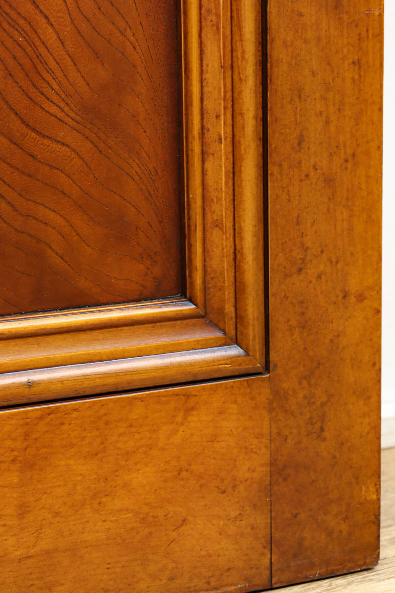 幅878ミリ　大判ガラスで明るく重厚な佇まいのガラス戸　F8587　在庫2枚